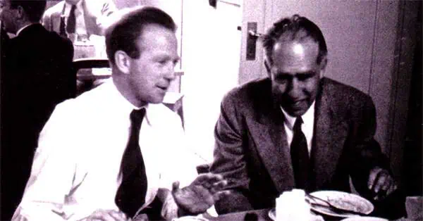 http://oloommagazine.com/images/Articles/12/SCI96b12N1_H04_005590.jpg