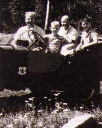 http://oloommagazine.com/images/Articles/12/SCI96b12N1_H04_005594.jpg