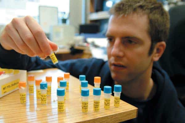 http://oloommagazine.com/images/Articles/20/SCI2004b20N10-11_H02_003058.jpg