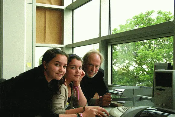 http://oloommagazine.com/images/Articles/2009/5-6/022.gif
