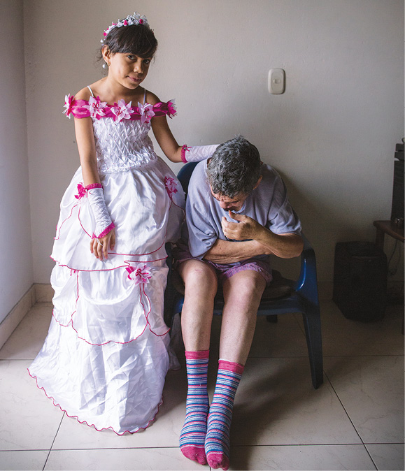 http://oloommagazine.com/Images/Articles/2015/07-08/2015_08_07_15_b.jpg